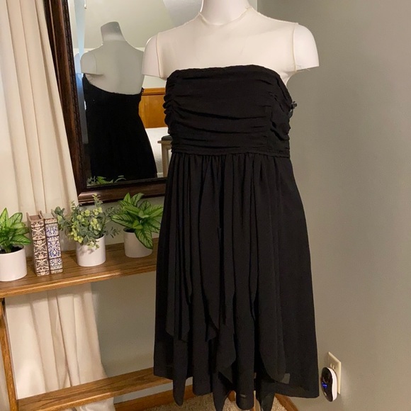 Kensie Dresses & Skirts - Kenzie strapless dress, size L